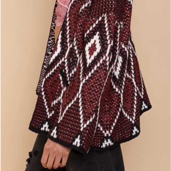 SOLD OUT New! POL Cozy Burgundy Chunky Knit Cardigan with Pockets - Picture 3 of 6